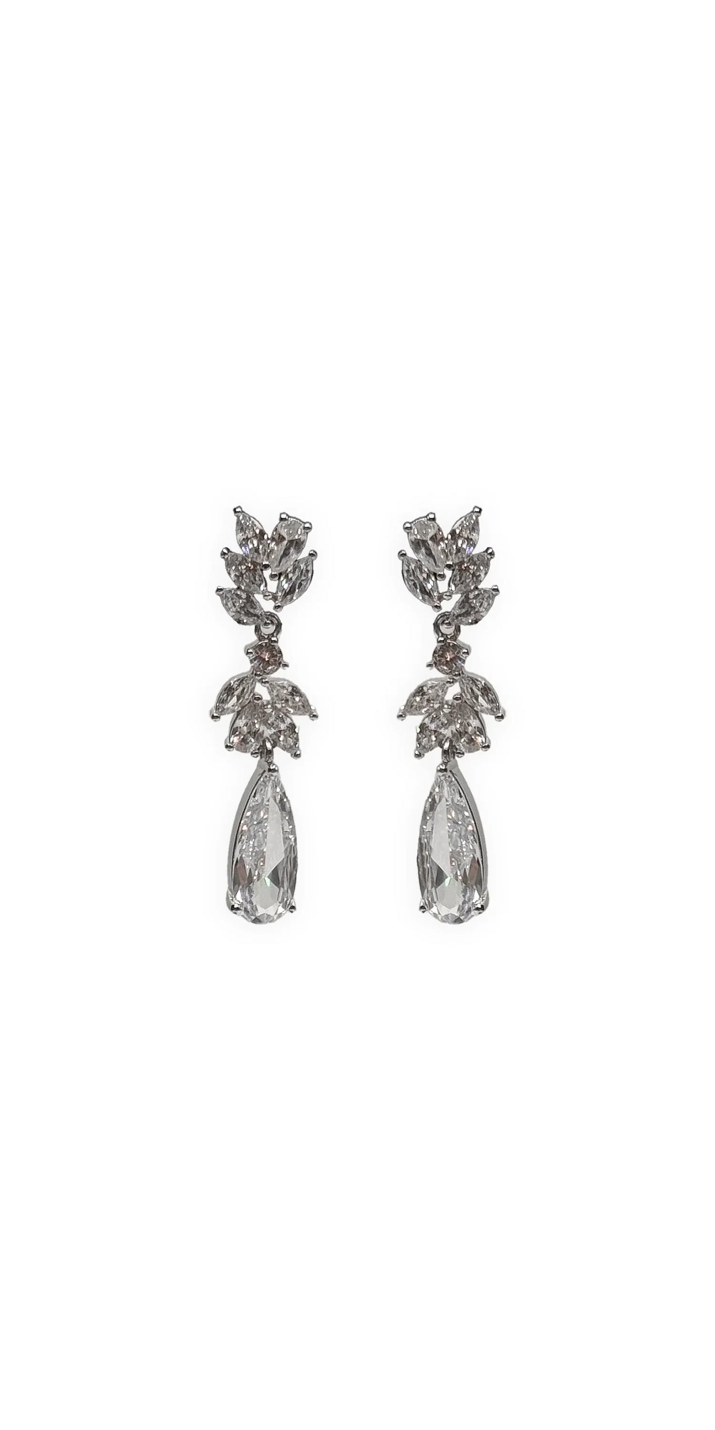 silver/one size/ Camille La Vie/Small Tiered Cluster Teardrop Earrings /front