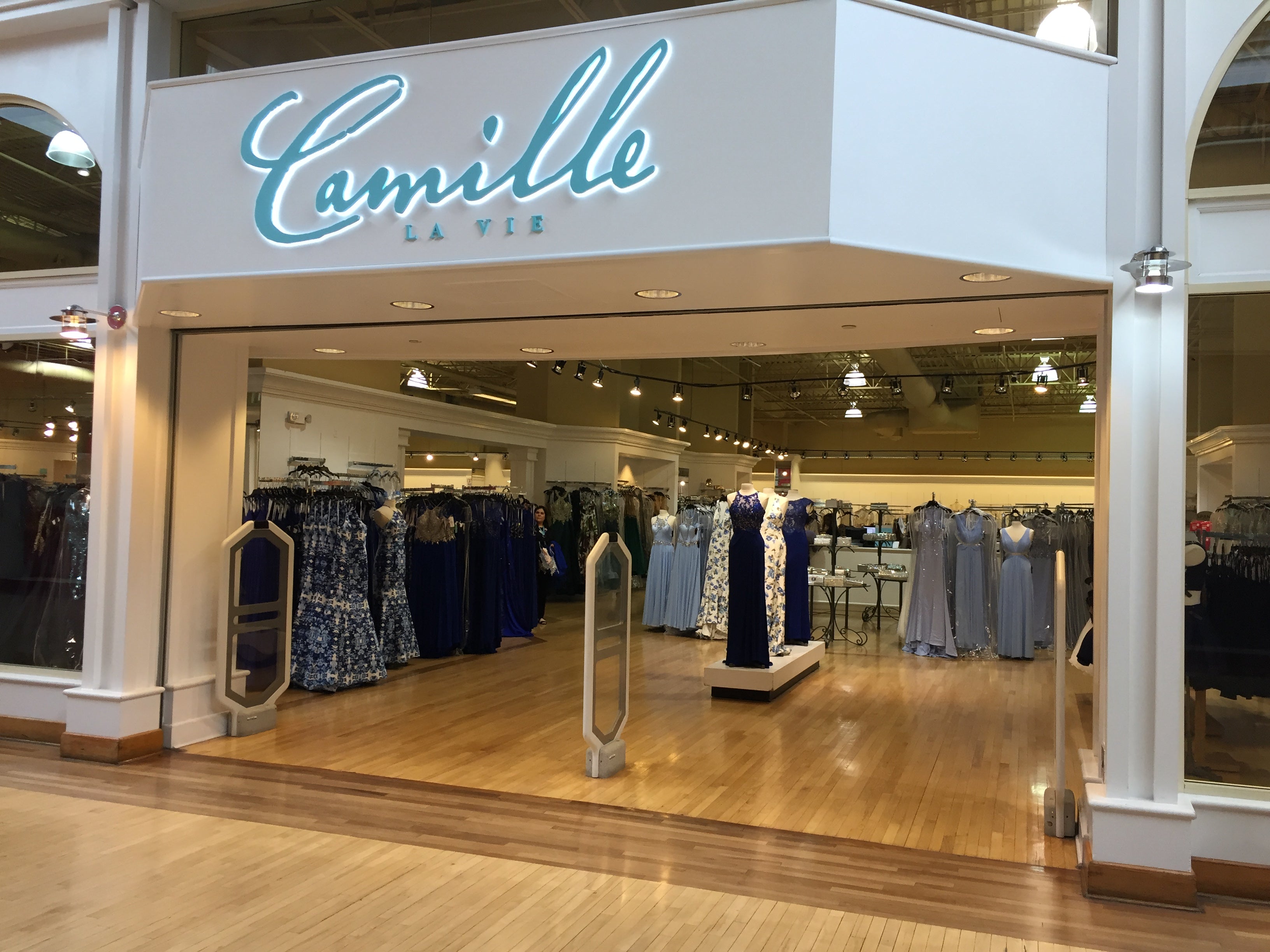 SALES ASSOCIATE FULL TIME, ONTARIO, CA - Camille La Vie