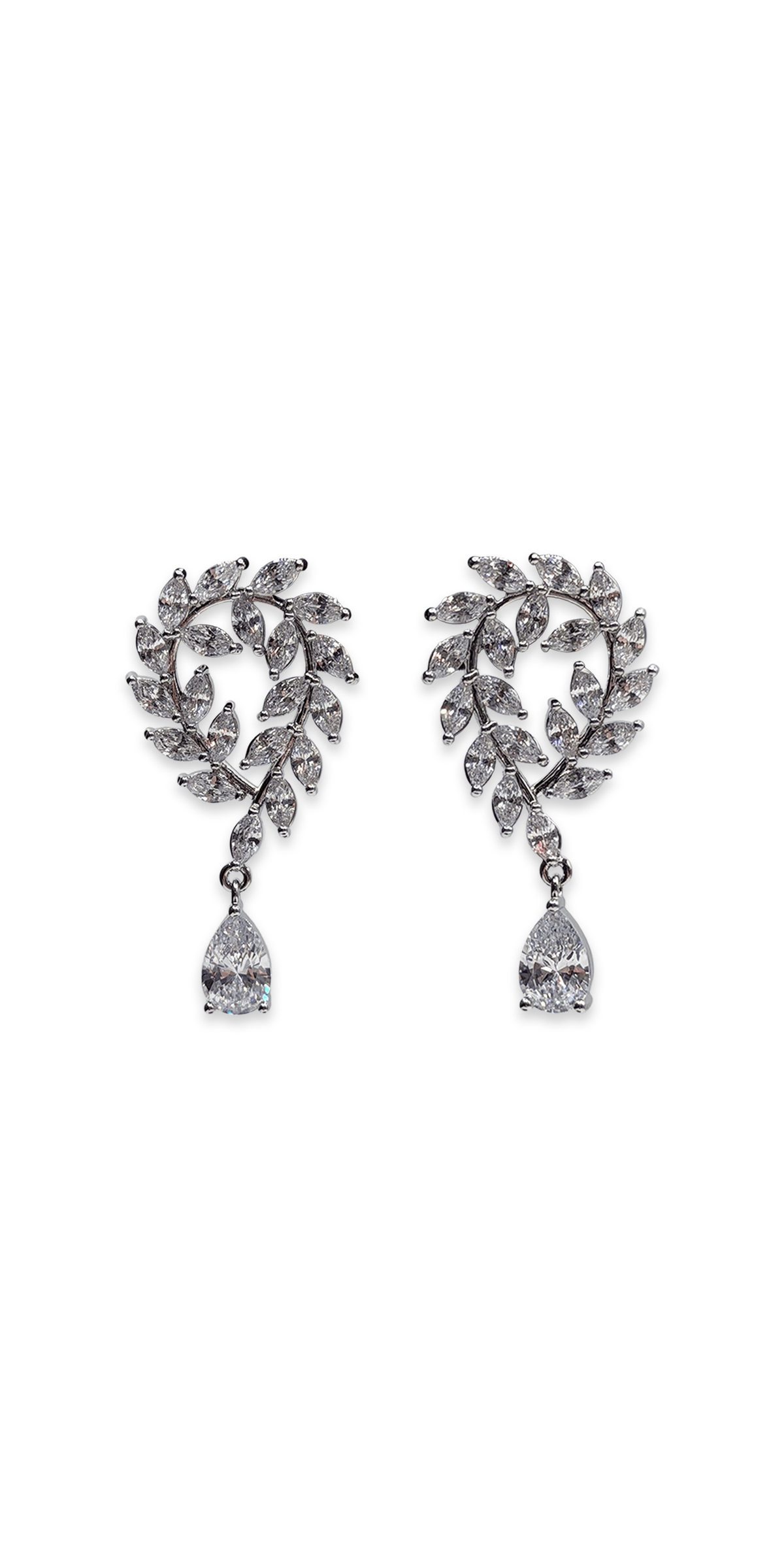 Camille La Vie Laurel Wreath Rhinestone Earrings one-size / silver