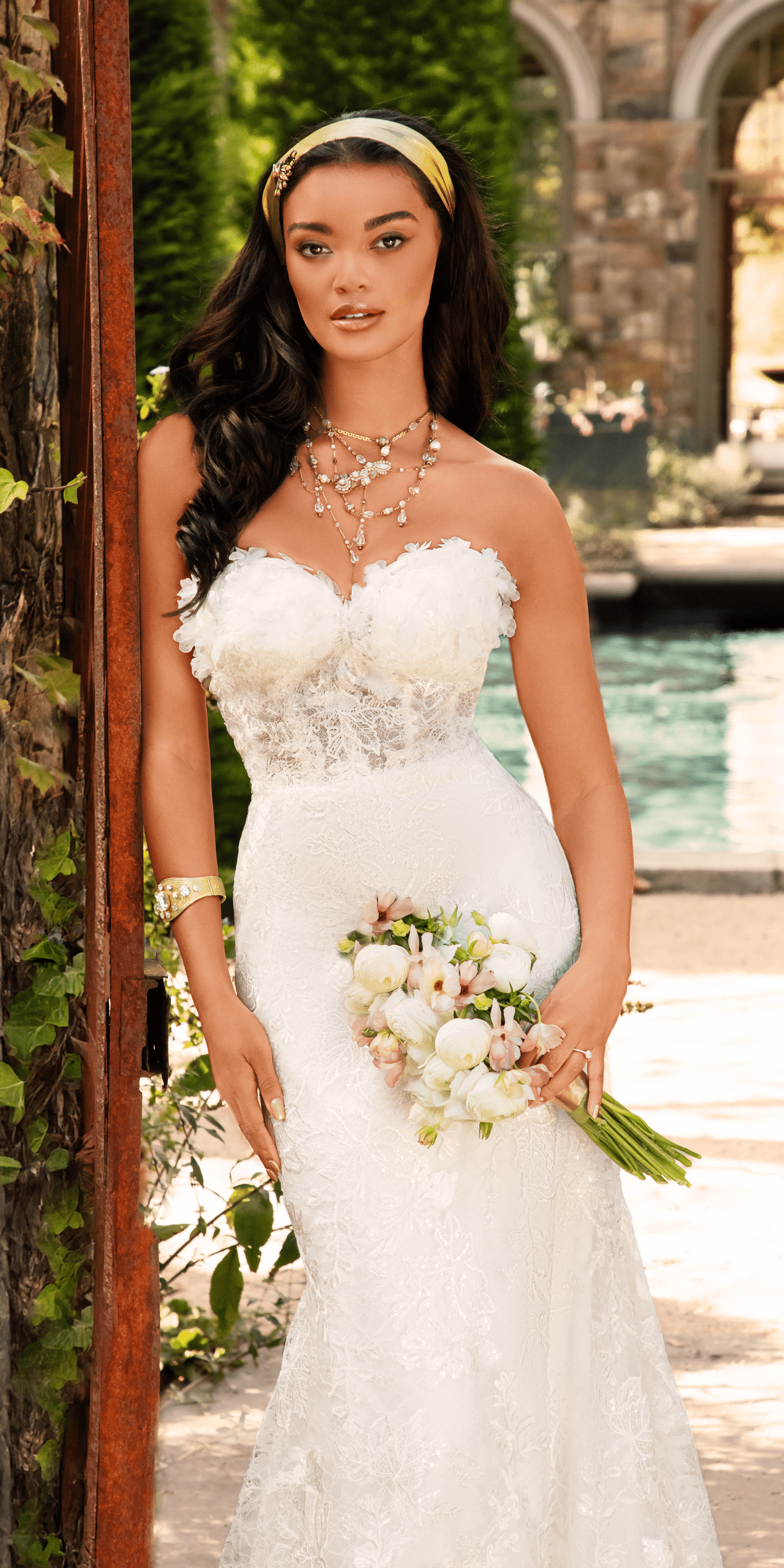 ivory/size/4/missy/ Camille La Vie/Sweetheart 3D Embellished Lace Corset Mermaid Dress /close up