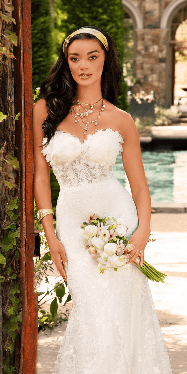ivory/size/4/missy/ Camille La Vie/Sweetheart 3D Embellished Lace Corset Mermaid Dress /close up