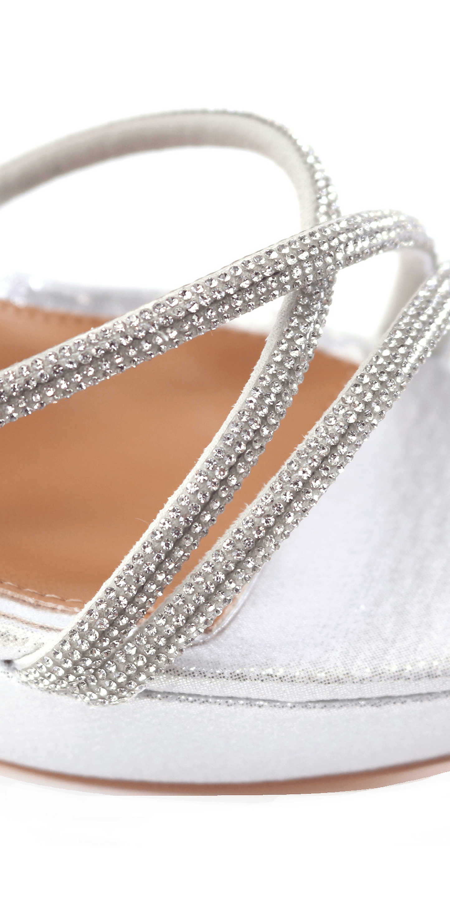 silver/size/6/ Camille La Vie/Satin Crossover Rhinestone Strap Platform Sandal /close up